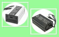リチウムまたは鉛酸蓄電池のための携帯用電気自転車の充電器36V 2.5A最高42V 43.8V 44.1V