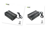 LiFePO4電池2.5KGのライト級選手のための自動リチウム電池の充電器58.4V 8A理性的な充満