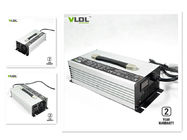 充満状態のLCD表示を持つ14.6V 100A LiFePO4のリチウム電池の充電器